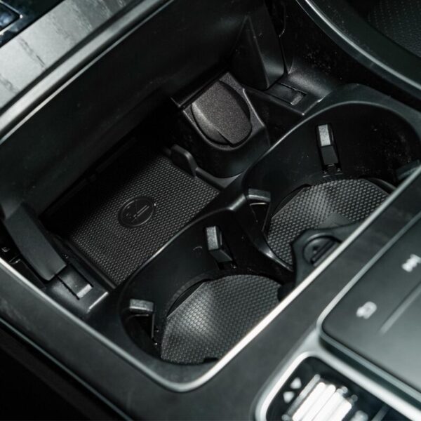 Mercedes Benz Wireless Charging-Panel