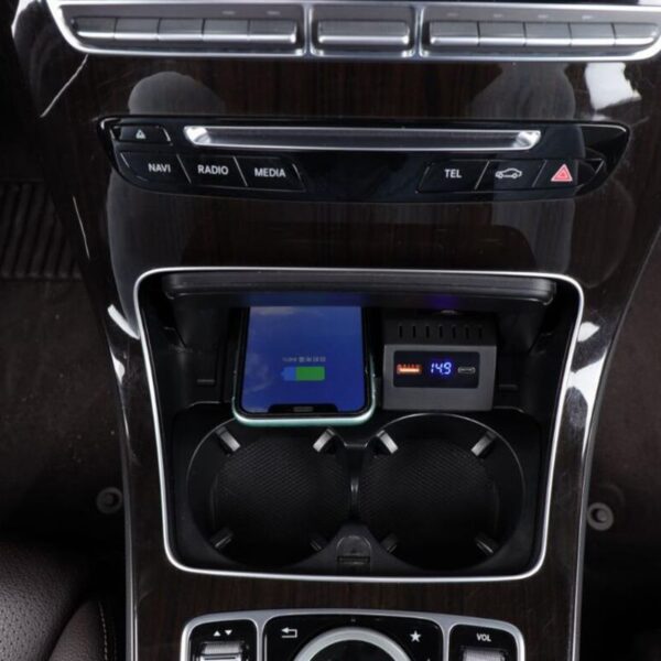 Mercedes Benz wireless fast-charger
